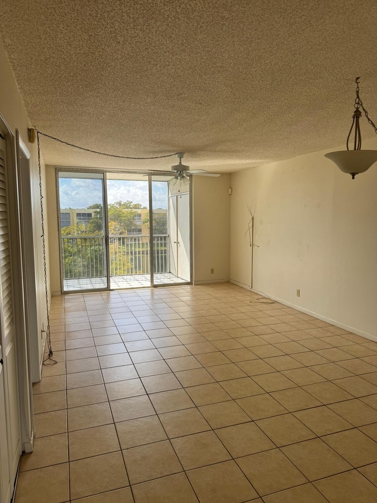 3141 Nw 47th Terrace - Photo 2