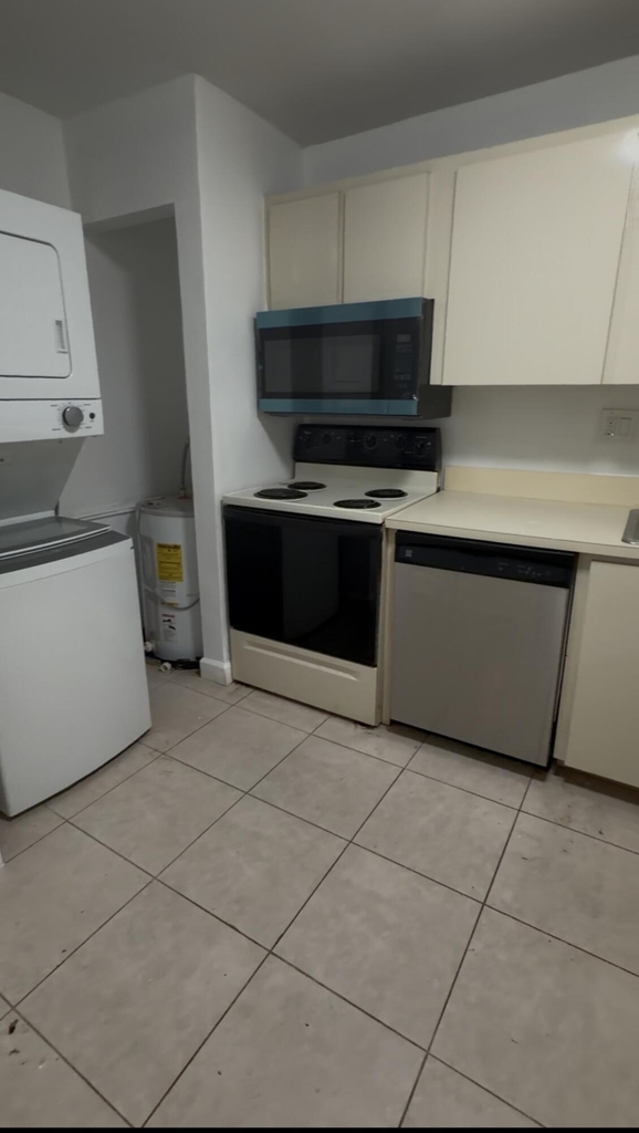 8001 Fairview Drive - Photo 5