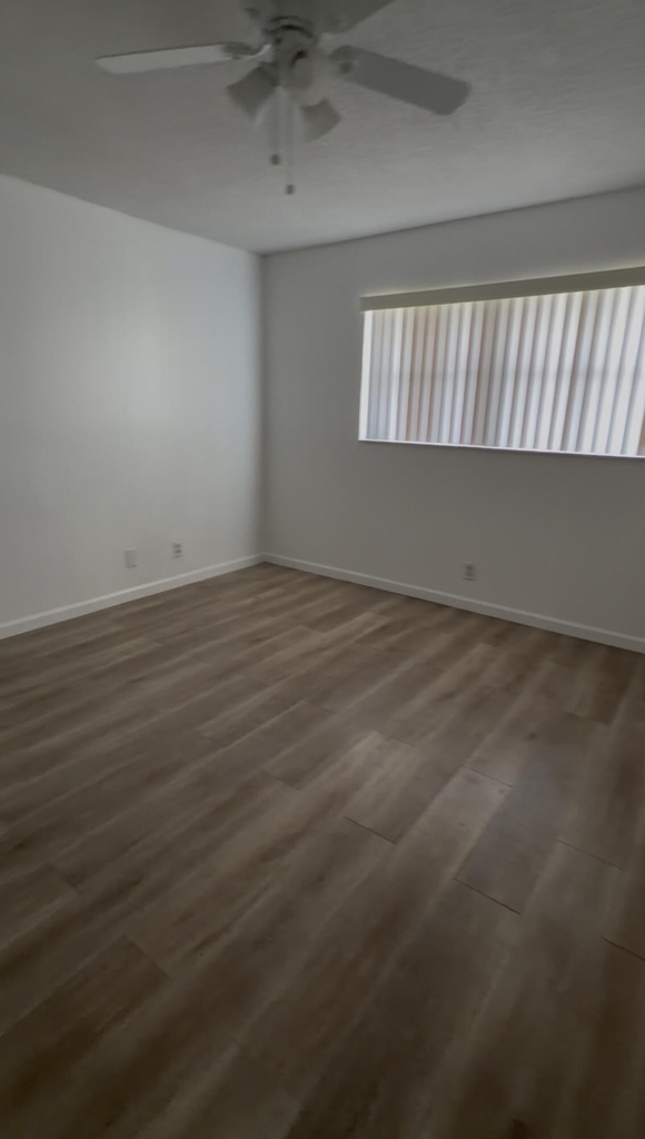 8001 Fairview Drive - Photo 4