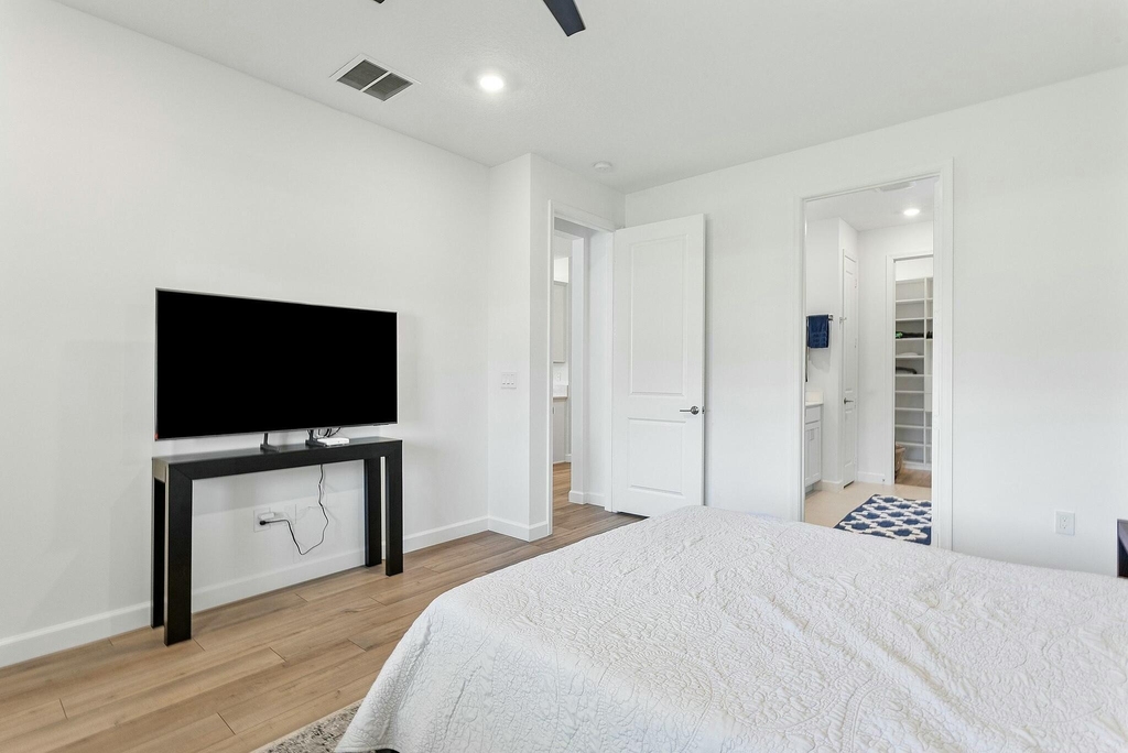 13404 Brotherhood Way - Photo 23