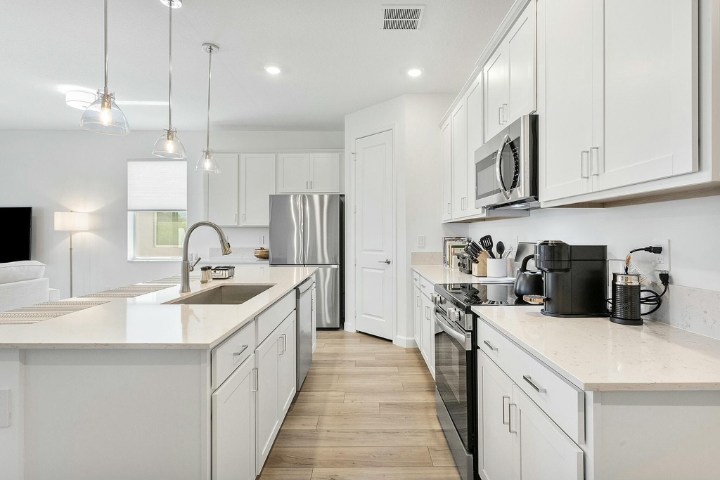 13404 Brotherhood Way - Photo 8