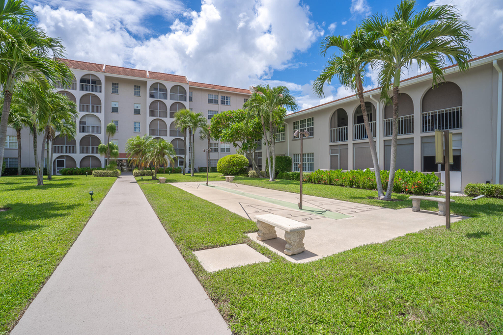 250 Ne 20th Street - Photo 15