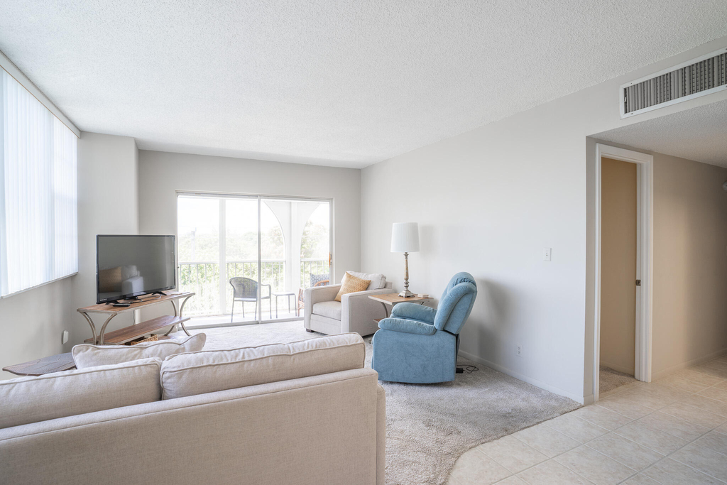 250 Ne 20th Street - Photo 12