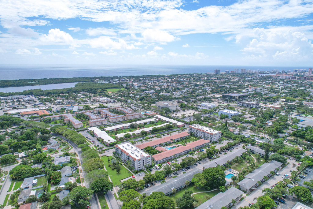 250 Ne 20th Street - Photo 25