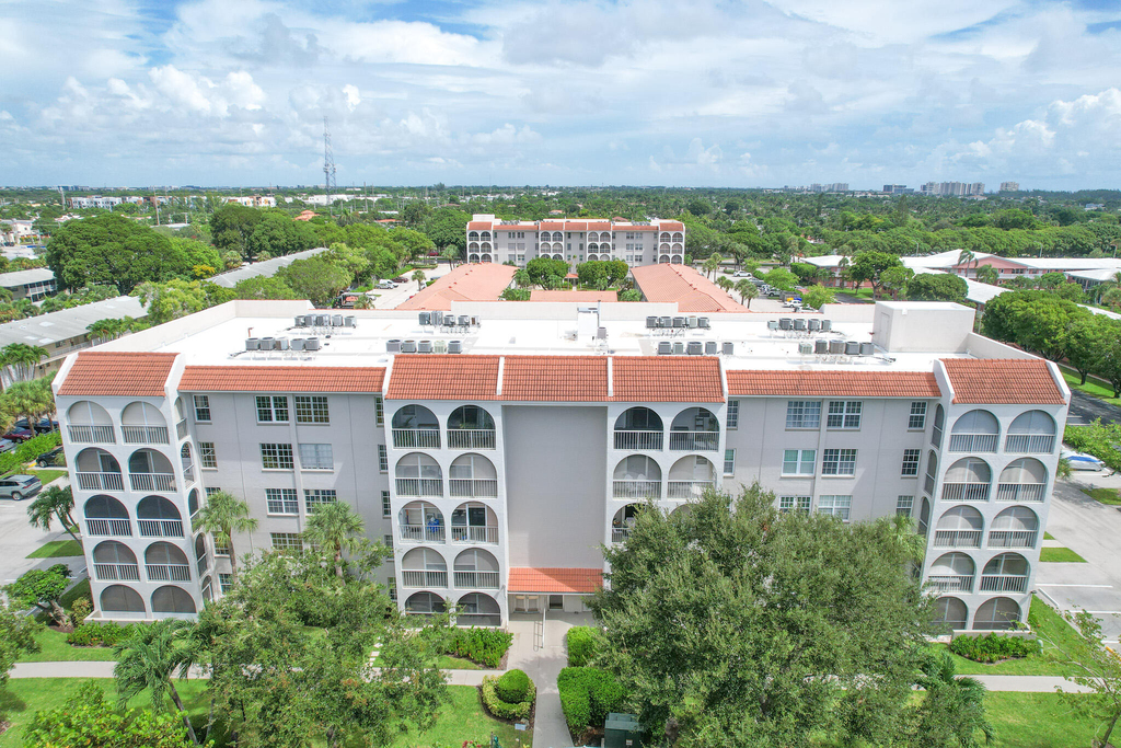 250 Ne 20th Street - Photo 18
