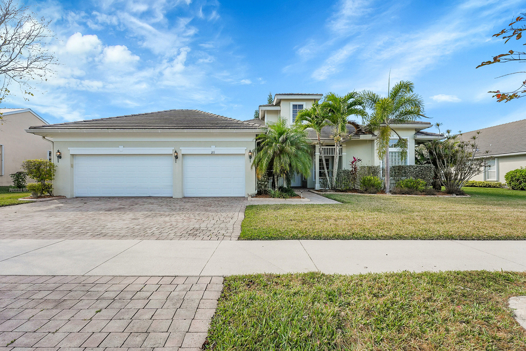 211 Nw Pleasant Grove Way - Photo 0