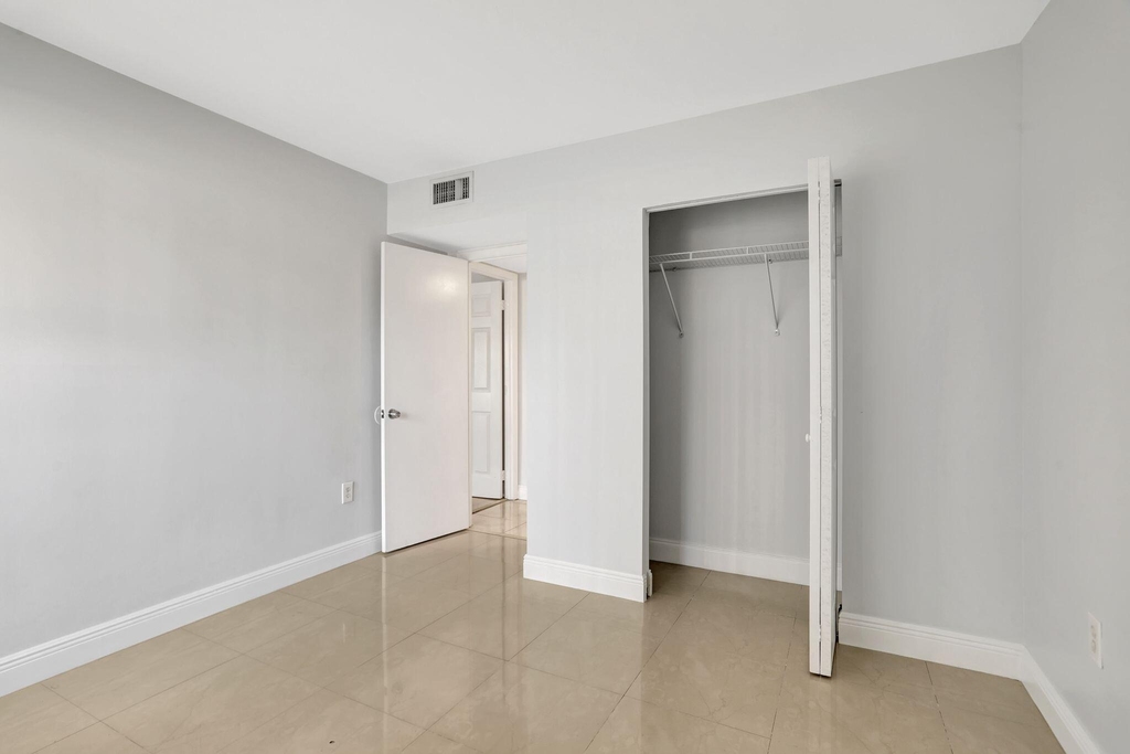4156 Inverrary Drive - Photo 6