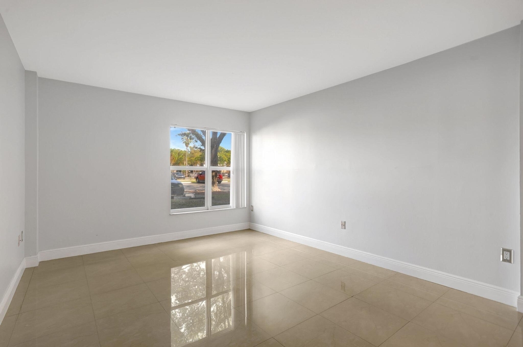 4156 Inverrary Drive - Photo 14