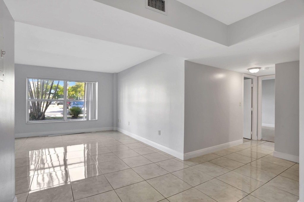 4156 Inverrary Drive - Photo 1