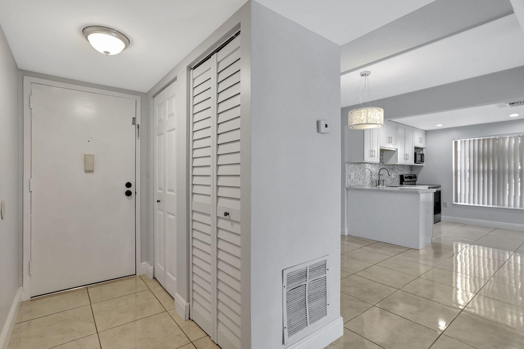 4156 Inverrary Drive - Photo 3