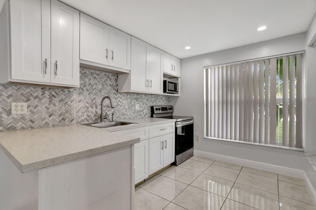4156 Inverrary Drive - Photo 10