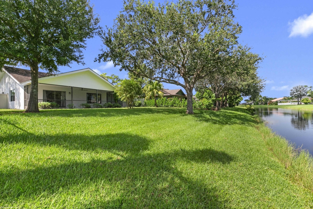 13781 Barberry Drive - Photo 16