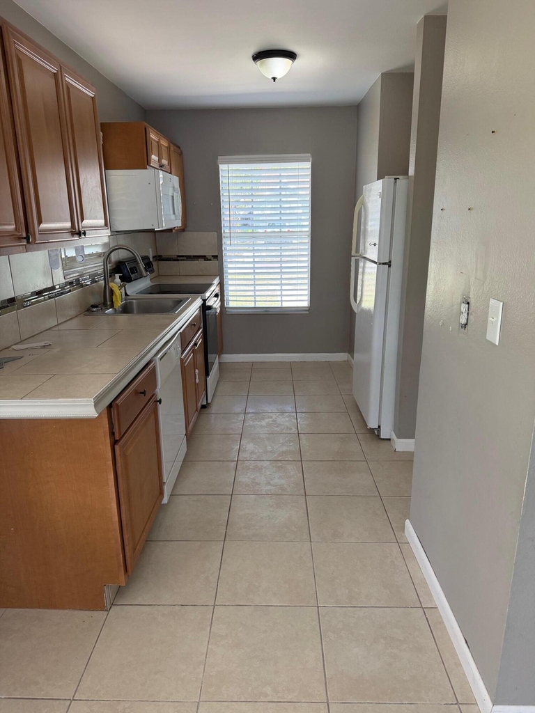 1456 Se Rivergreen Circle - Photo 3