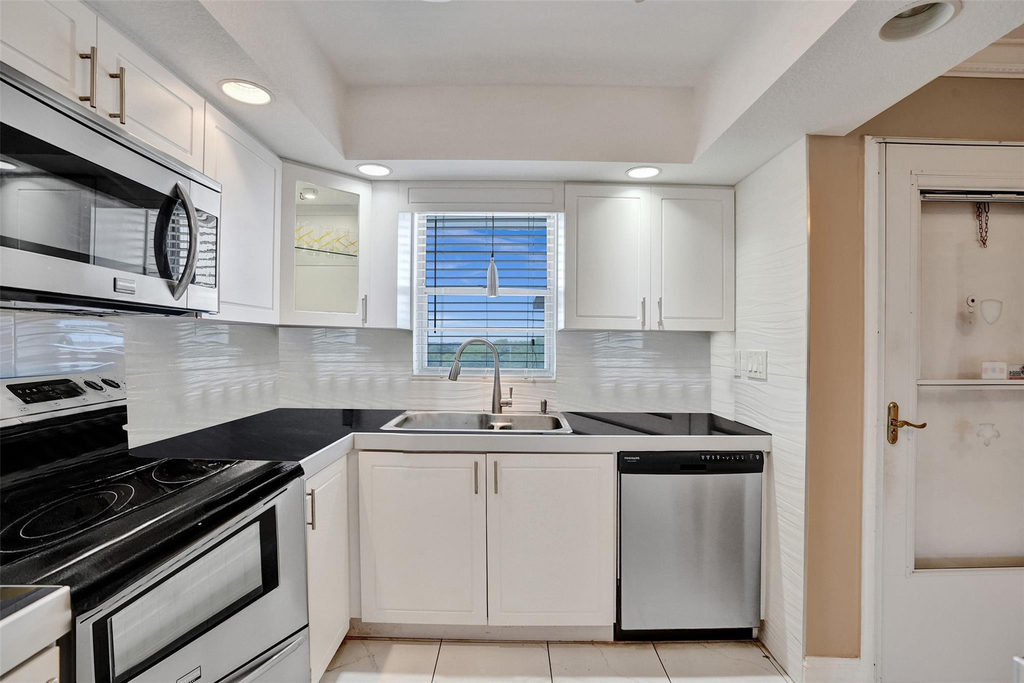 5860 Nw 44th Street - Photo 9