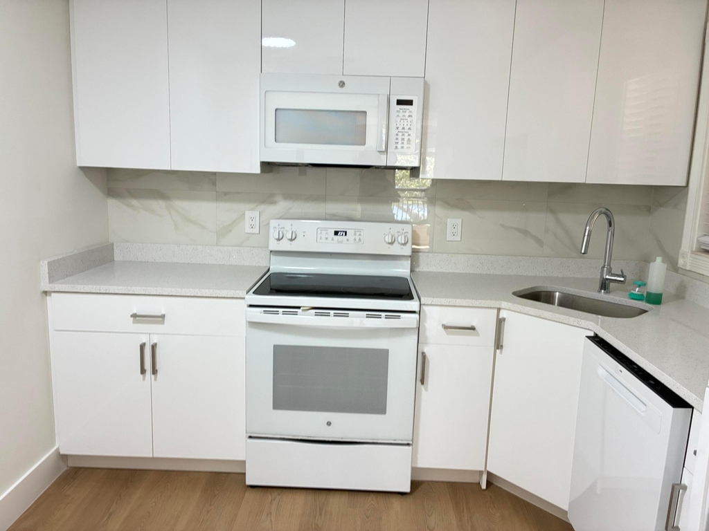 3460 Nw 47th Avenue - Photo 8