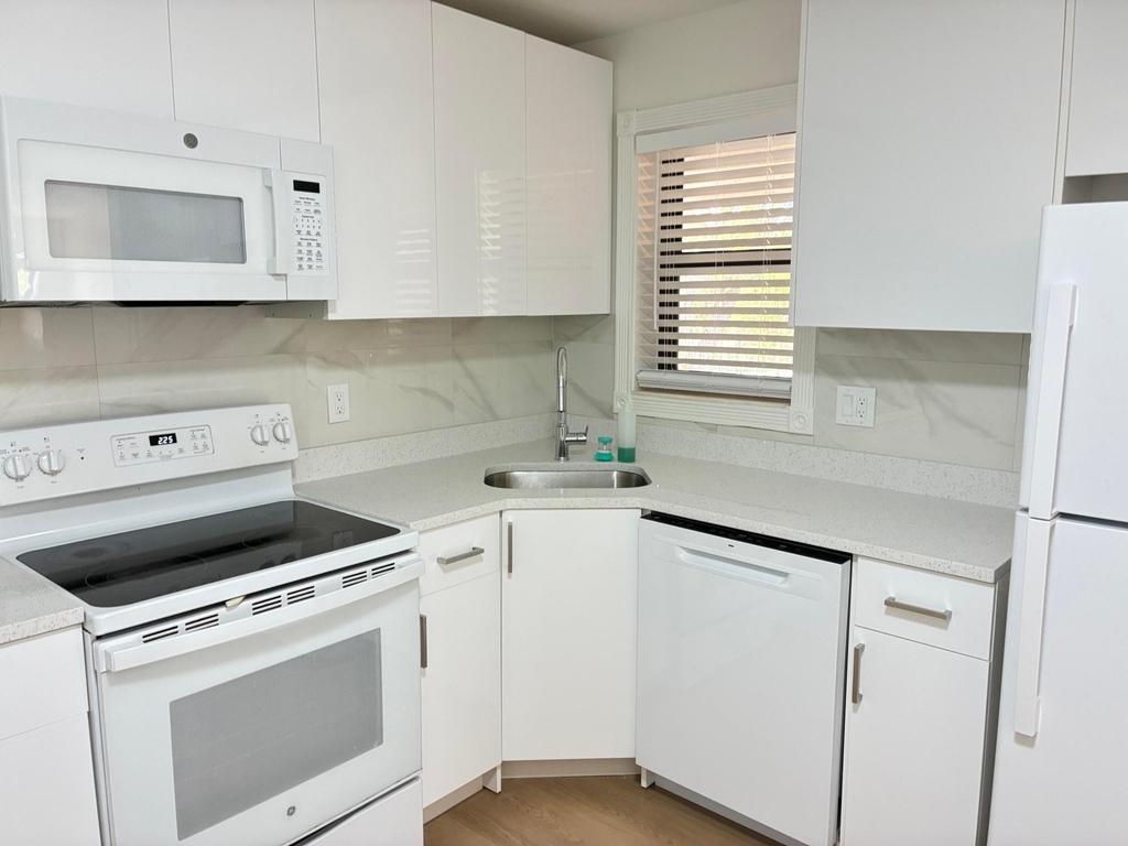 3460 Nw 47th Avenue - Photo 9