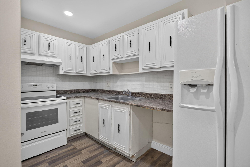 220 Nw 43rd Court - Photo 16