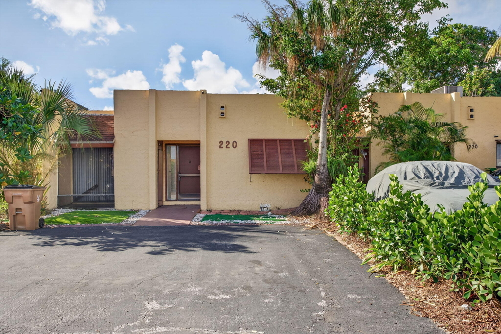 220 Nw 43rd Court - Photo 2