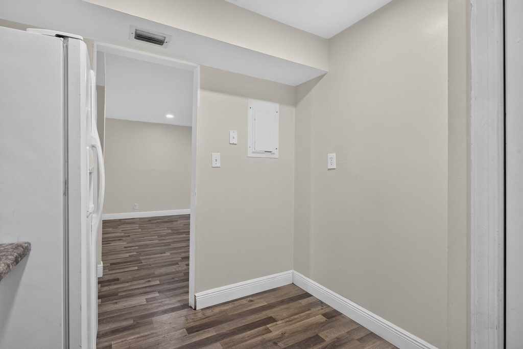 220 Nw 43rd Court - Photo 17