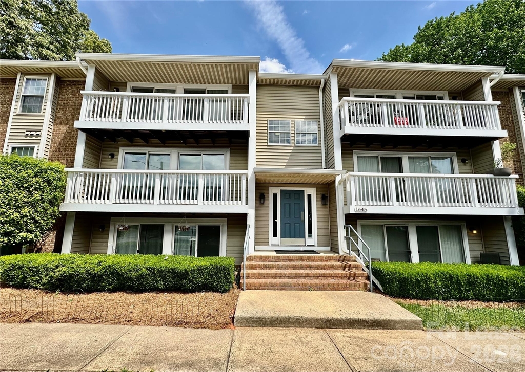 1645 Arlyn Circle - Photo 1
