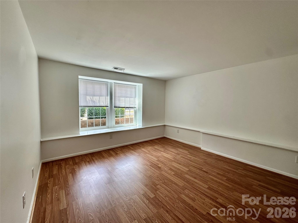 1645 Arlyn Circle - Photo 17