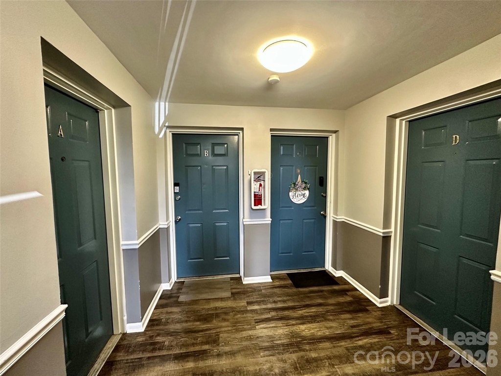 1645 Arlyn Circle - Photo 2