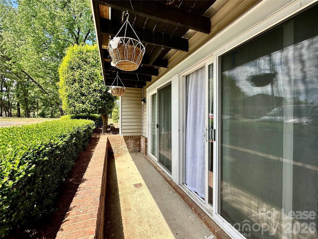 1645 Arlyn Circle - Photo 21