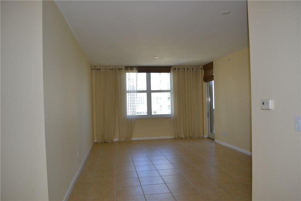 511 Se 5 Avenue - Photo 1