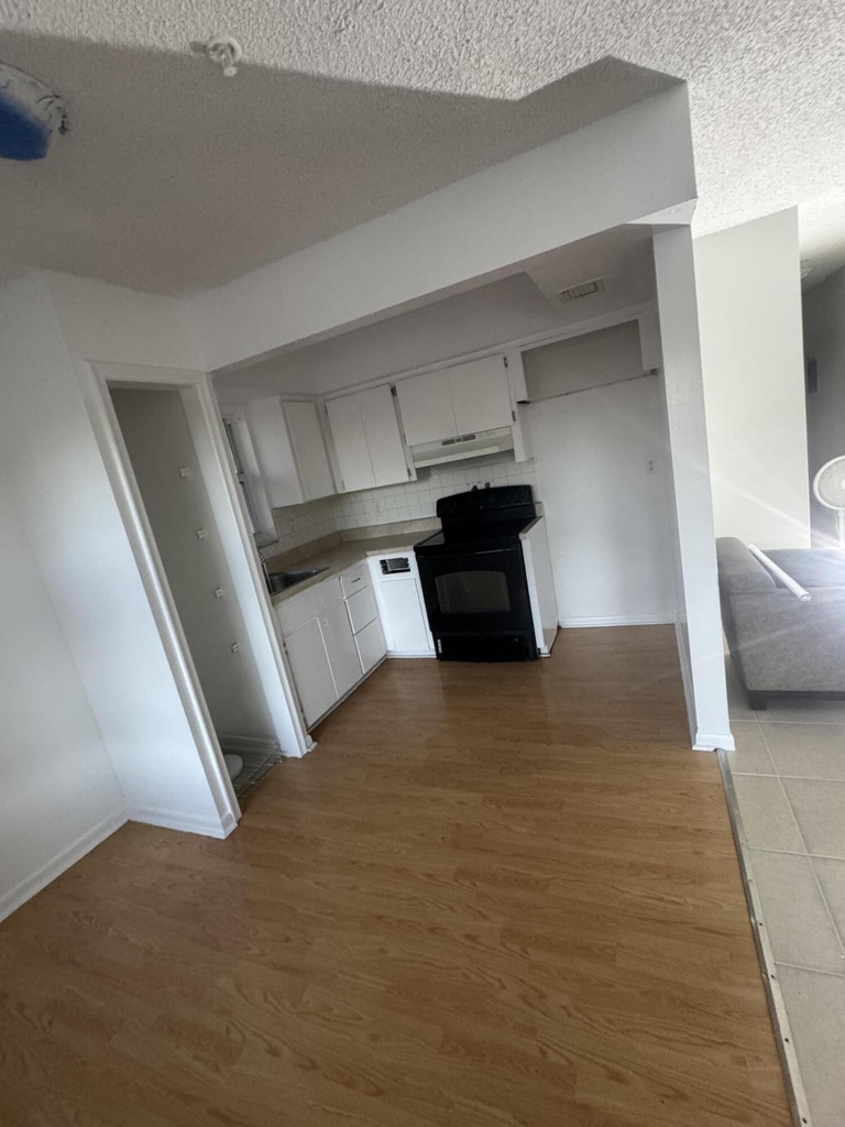 4429 Melvin Road - Photo 4
