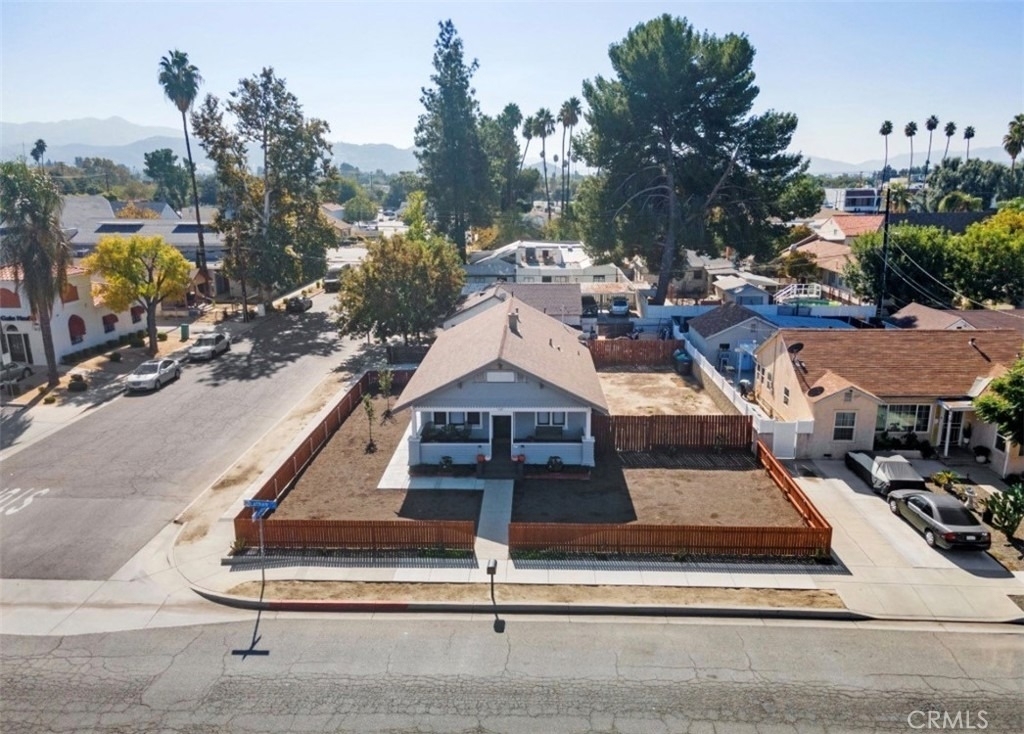 529 E Latham Avenue - Photo 16