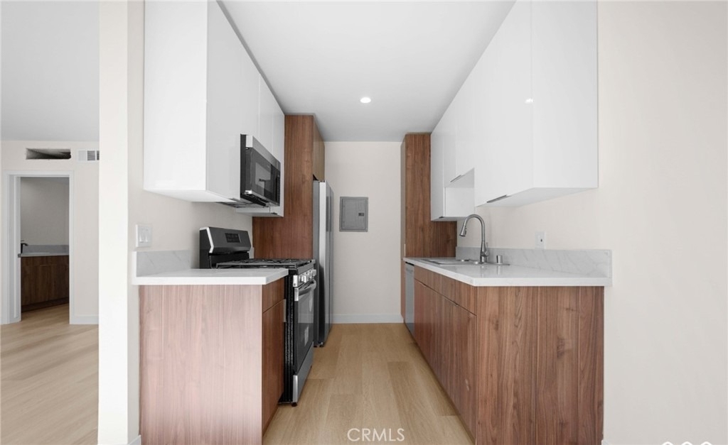 7961 Willis Avenue - Photo 4