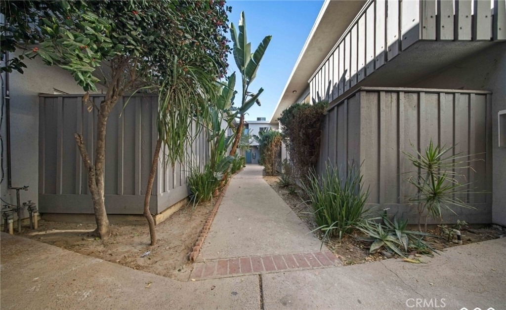 7961 Willis Avenue - Photo 14