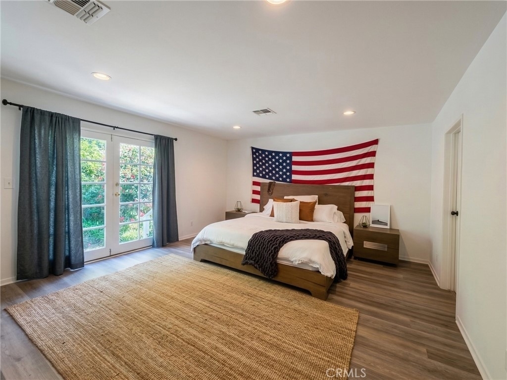 4332 Sunnyslope Avenue - Photo 8