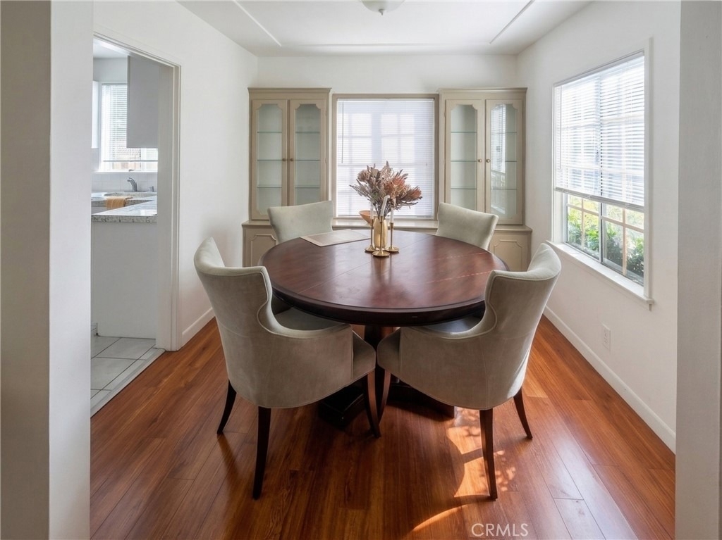 4332 Sunnyslope Avenue - Photo 3