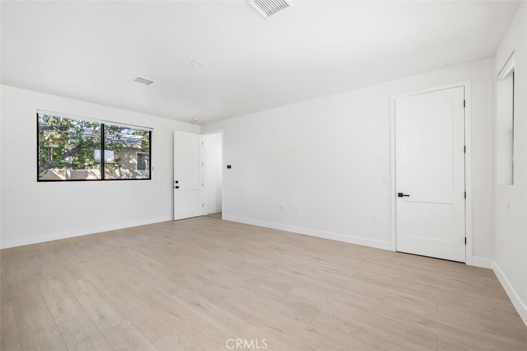 5061 1/2 Cartwright - Photo 2