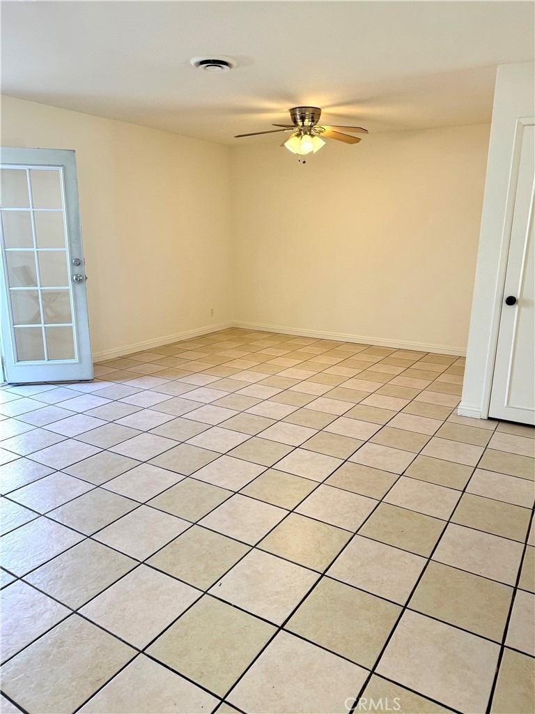 684 E Lee Place - Photo 5