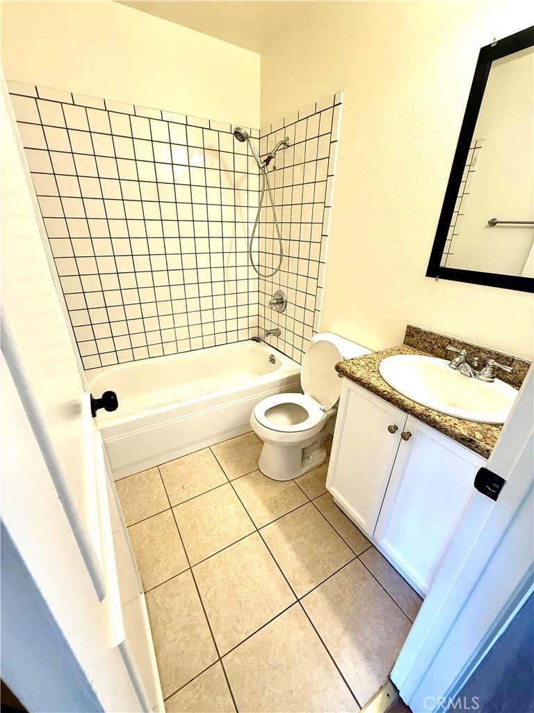 684 E Lee Place - Photo 18