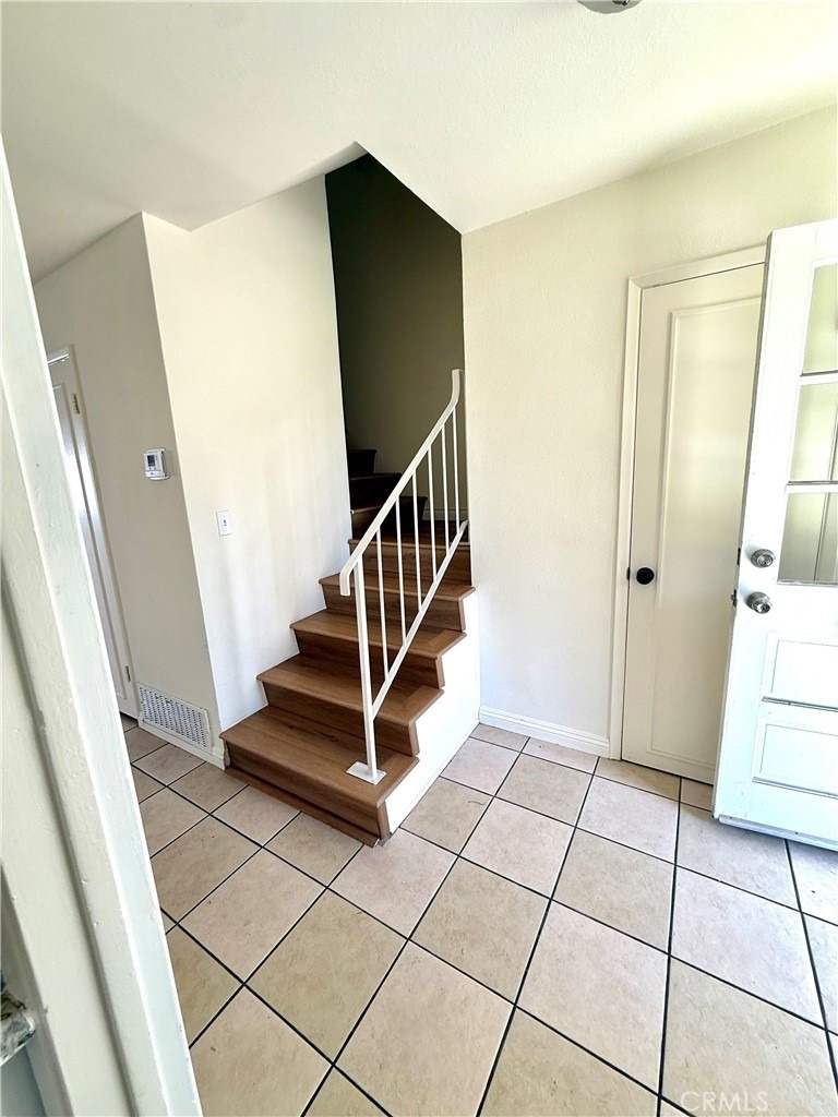 684 E Lee Place - Photo 8