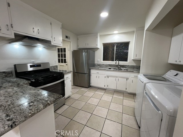 684 E Lee Place - Photo 32