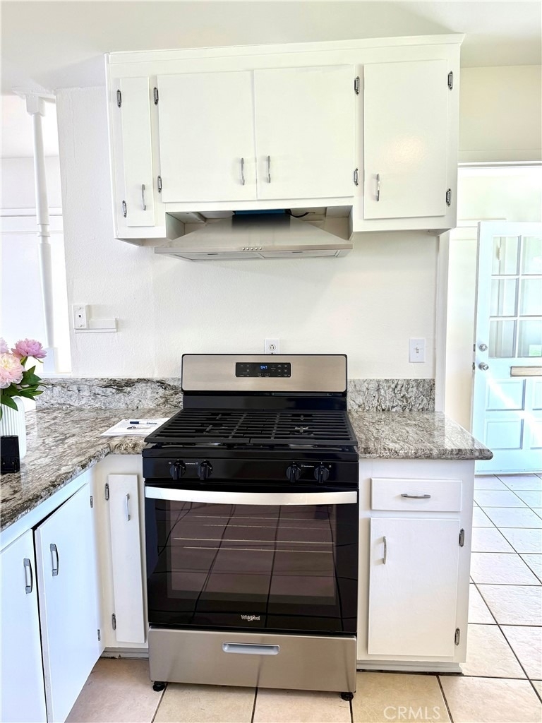 684 E Lee Place - Photo 24