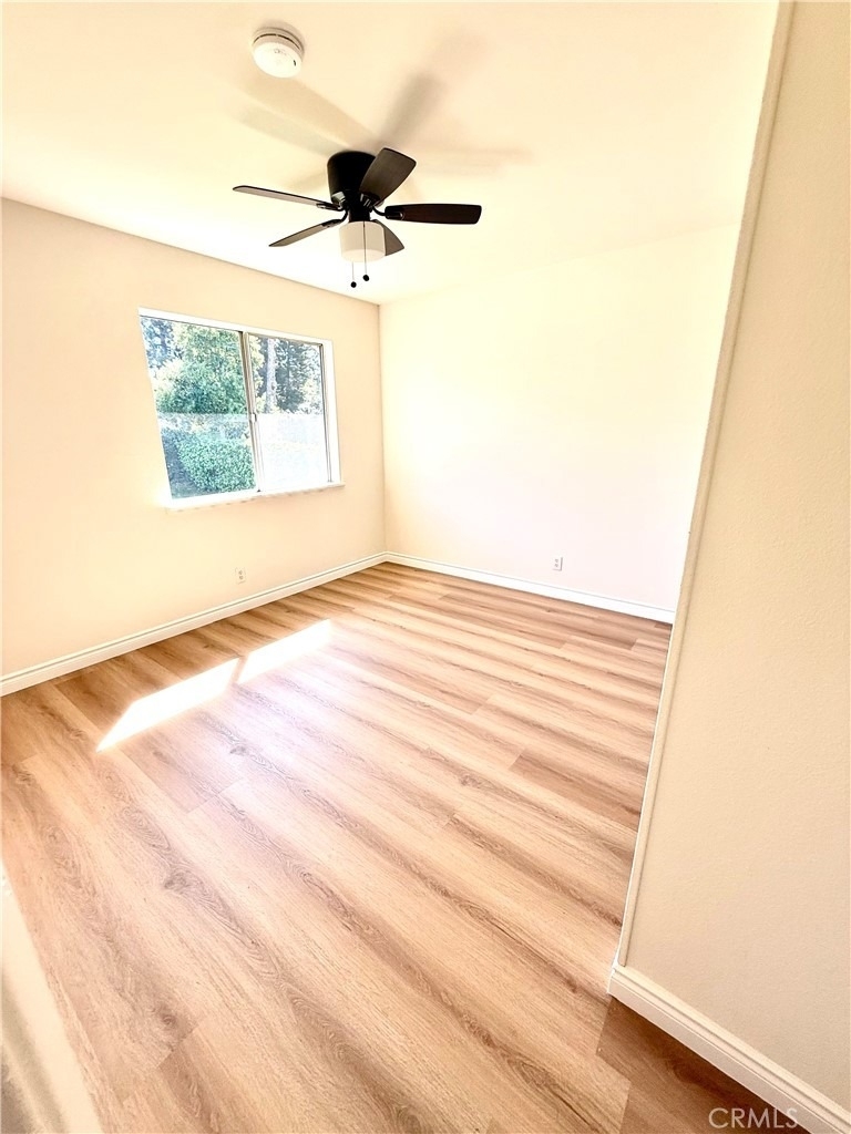 684 E Lee Place - Photo 15