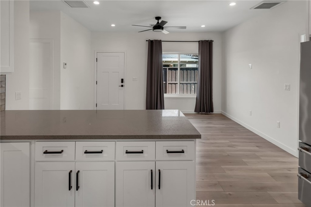 22434 Berdon St - Photo 16