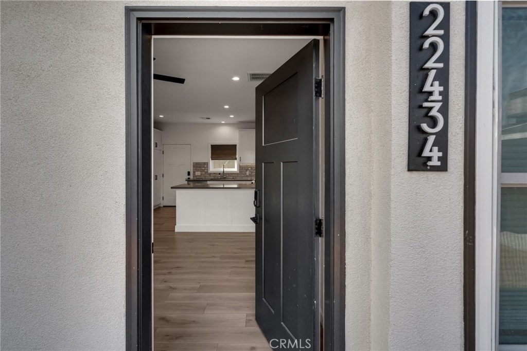 22434 Berdon St - Photo 3