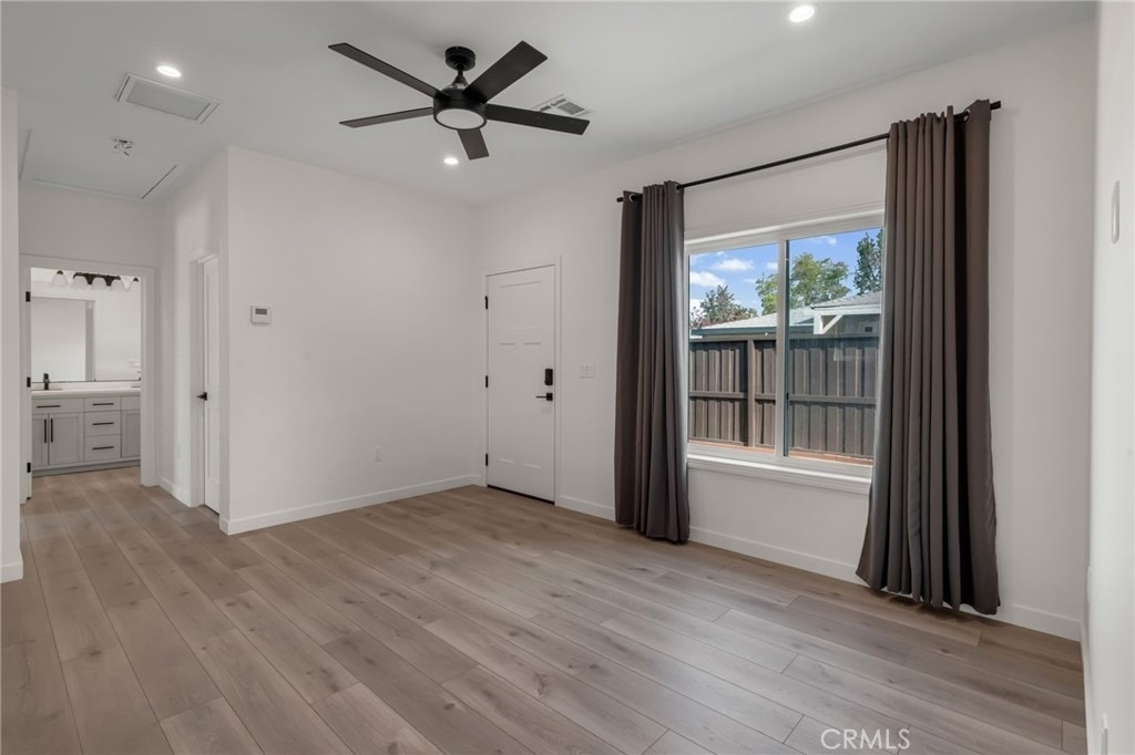 22434 Berdon St - Photo 8