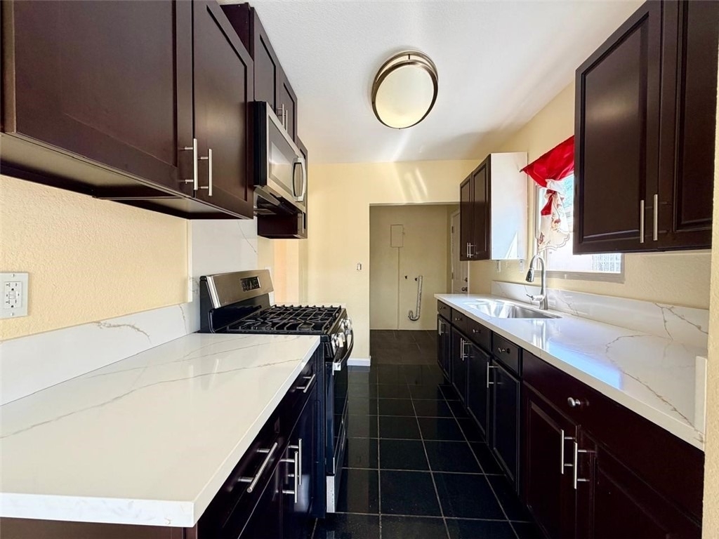 607 W 101st Street - Photo 5