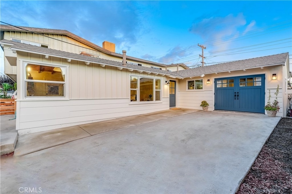 325 W Avenida Palizada - Photo 1