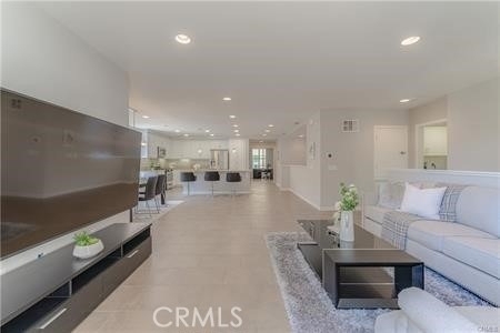 37 Waldorf - Photo 2