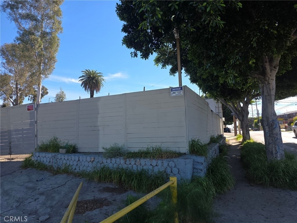 1203 E Cesar E Chavez - Photo 4