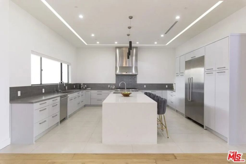 748 N Detroit Street - Photo 12