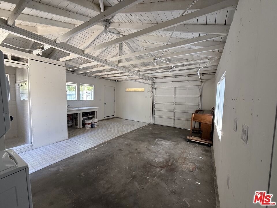 802 Superba Avenue - Photo 19